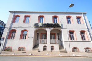 Nersesyan Okul Bİnası